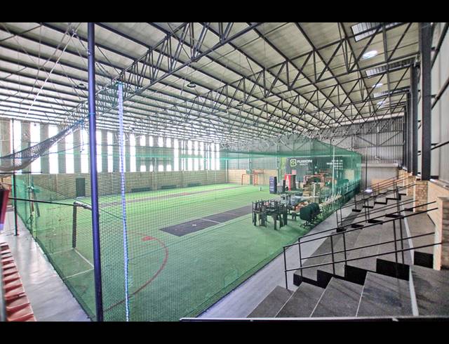 2,725M² WAREHOUSE TO LET IN HOOGLAND